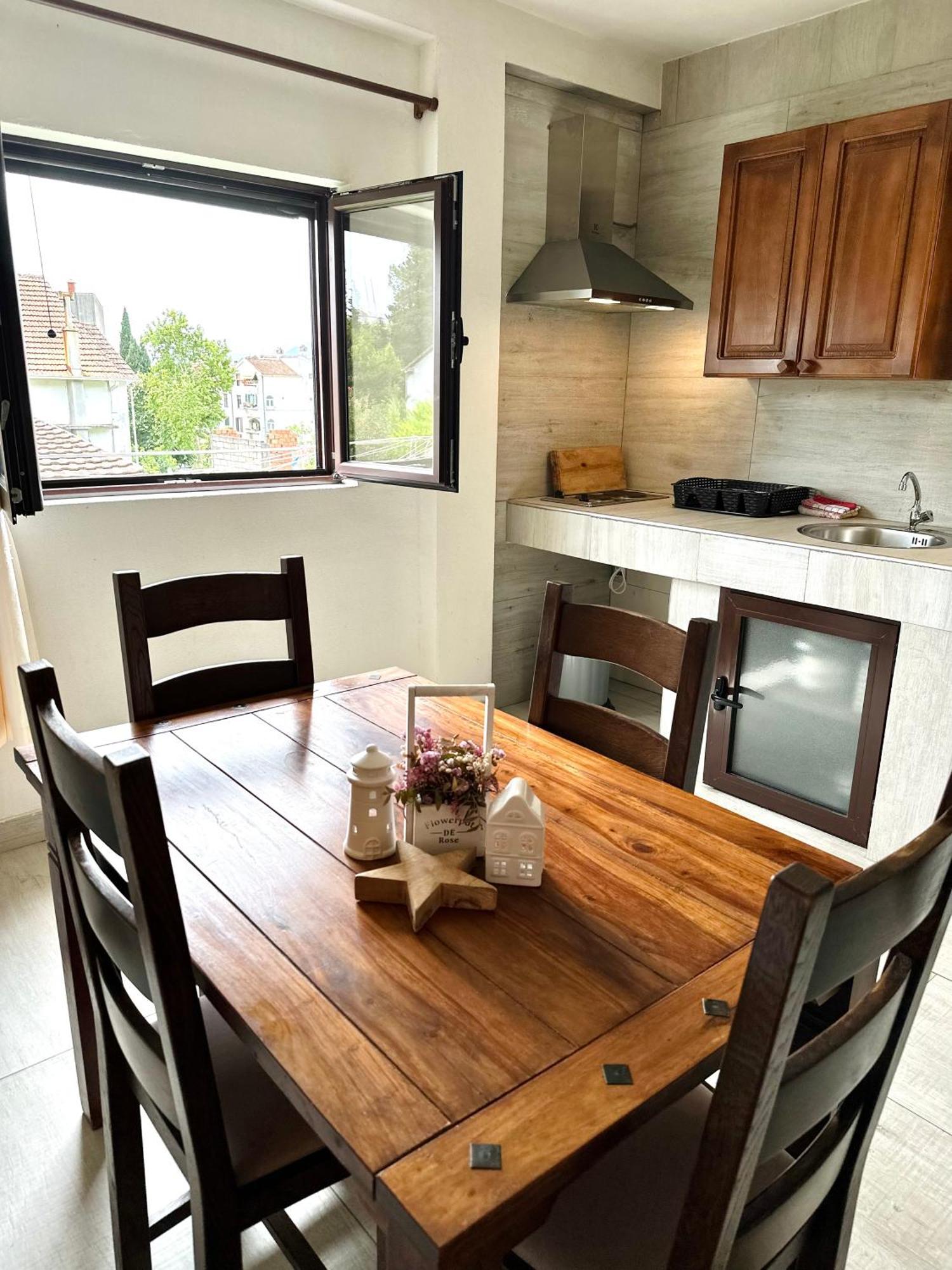 Apartments Simovic 티바트 외부 사진